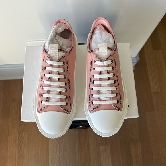 MONCLER Glisserie Logo Canvas Low-Top Sneakers - Picture 5 of 12